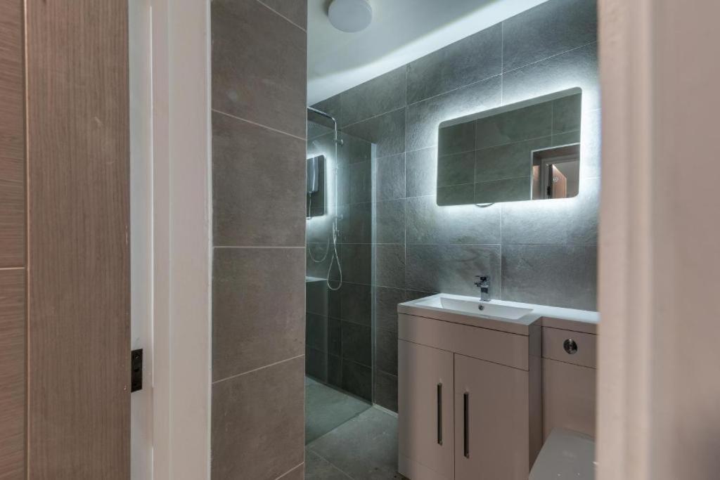 Luxurious Apartments - In كارديف المظهر الخارجي الصورة
